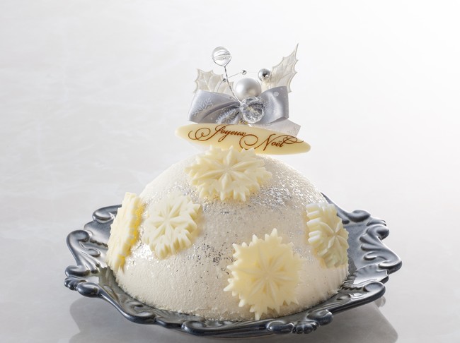 ホワイトクリスマスなケーキ　フランス発ベイユヴェール